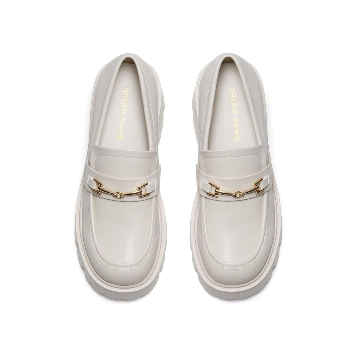 Mocassins femme beige à talon épais, semelle crantée, détail chaîne dorée