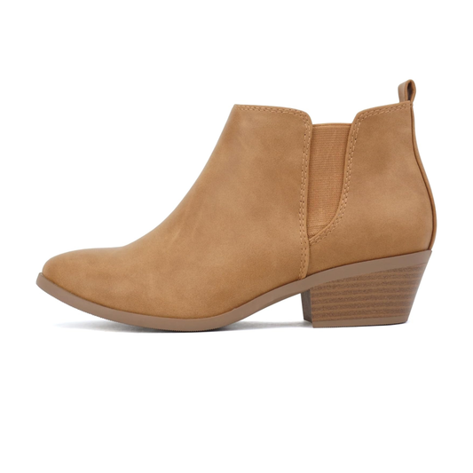Bottines chelsea camel en simili daim, talon bas et élastiques latéraux pour femme